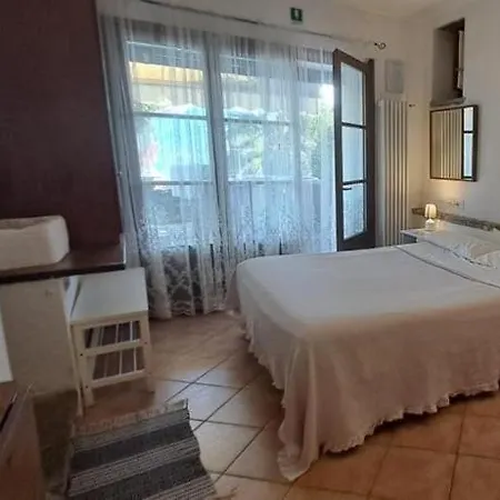 Residenza Erbaluna شقة فندقية 3*