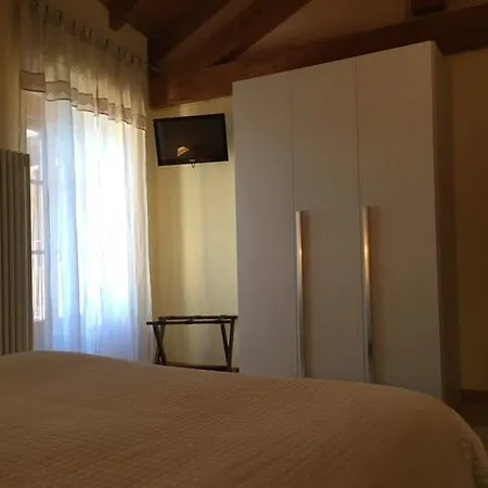 شقة فندقية Residenza Erbaluna أوجيبيو