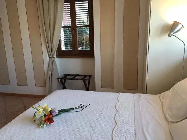 Residenza Erbaluna شقة فندقية أوجيبيو